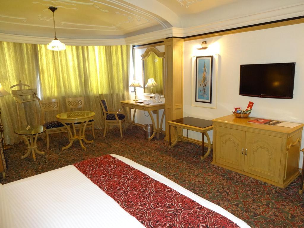 Hotel Babylon International Rāipur Esterno foto