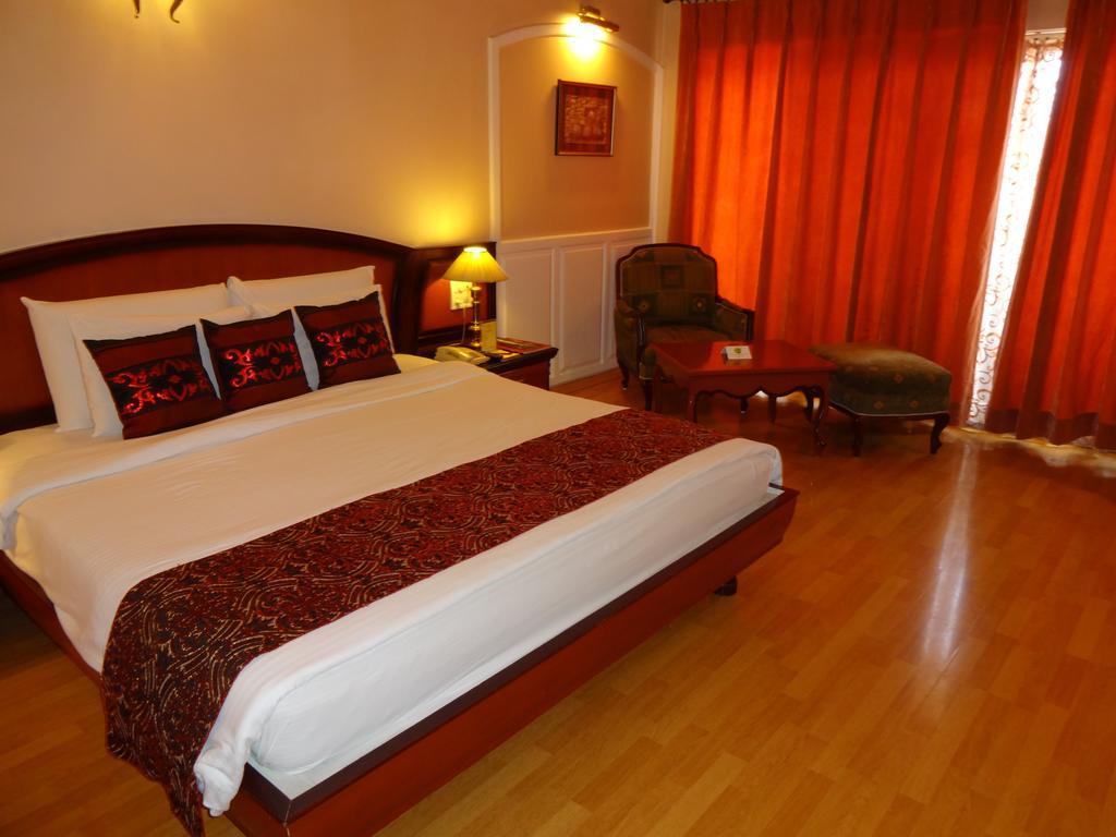 Hotel Babylon International Rāipur Esterno foto