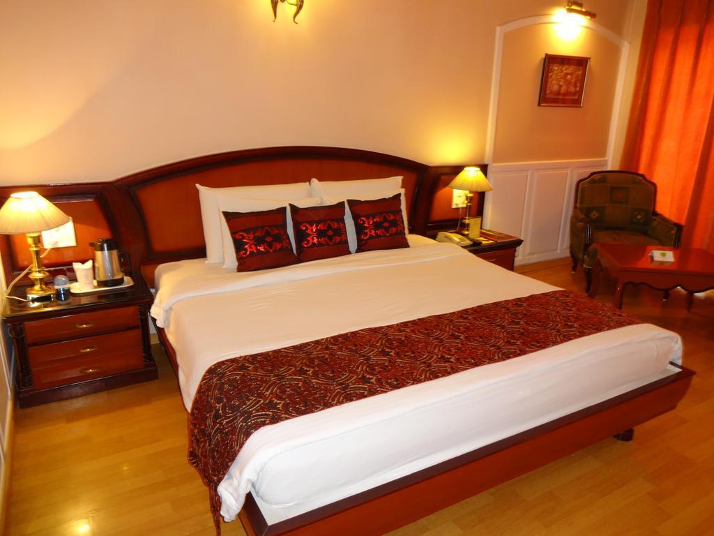 Hotel Babylon International Rāipur Esterno foto
