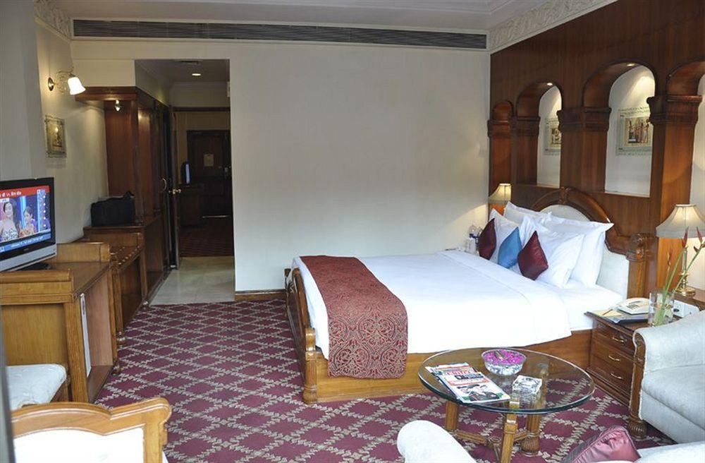 Hotel Babylon International Rāipur Esterno foto