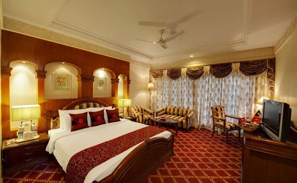 Hotel Babylon International Rāipur Esterno foto